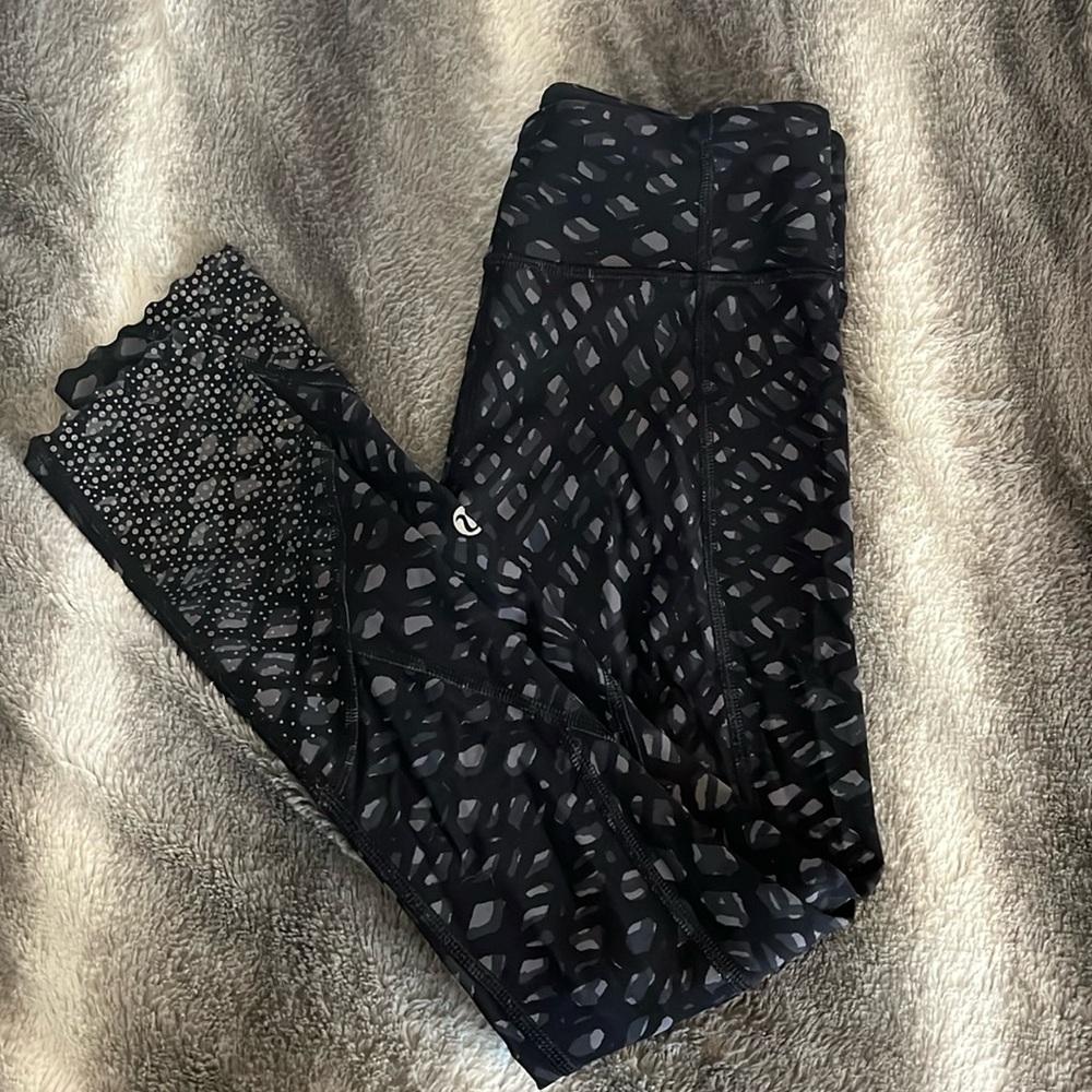 Lululemon Black+Grey Leggings | Zip Back Pocket